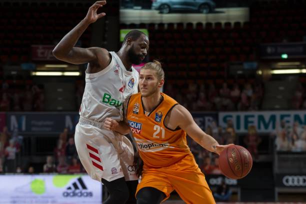 开青年球员 开青年球员