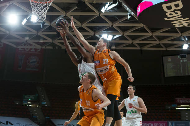 游梯队里 游梯队里