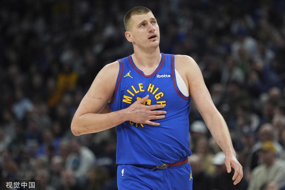 他的特点是 他的特点是